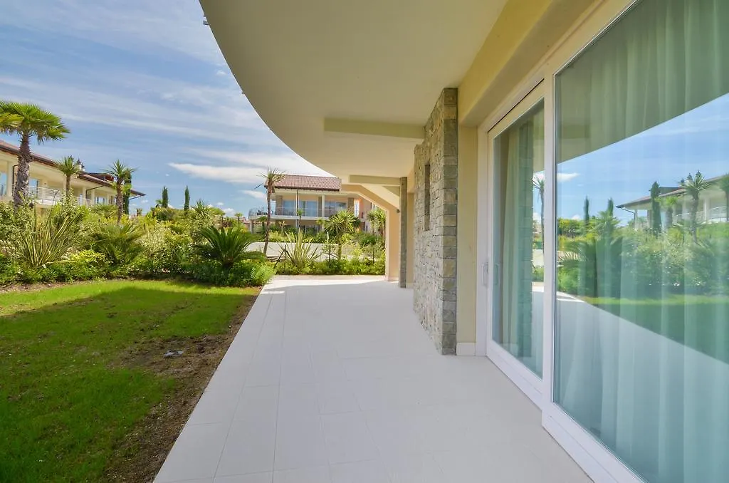 Sirmione Halldis Apartments