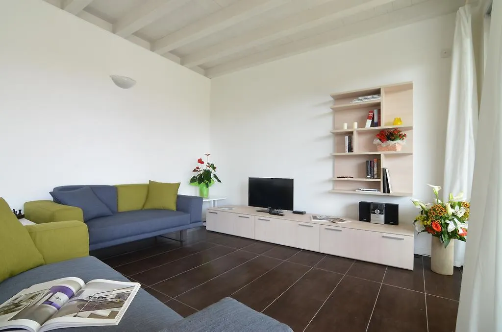 Sirmione Halldis Apartments
