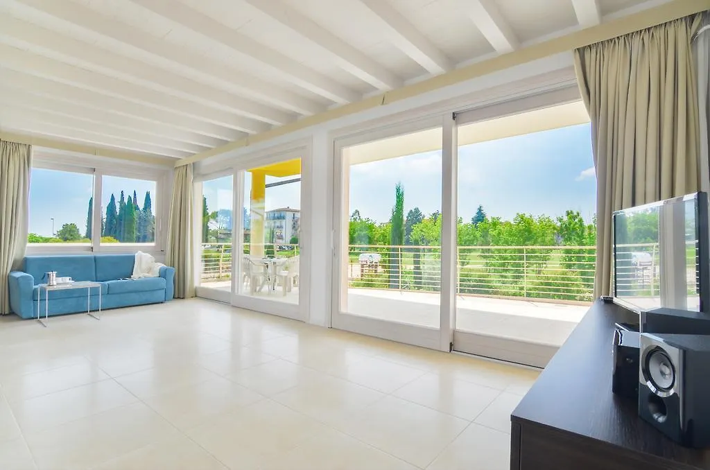 Sirmione Halldis Apartments 0*,