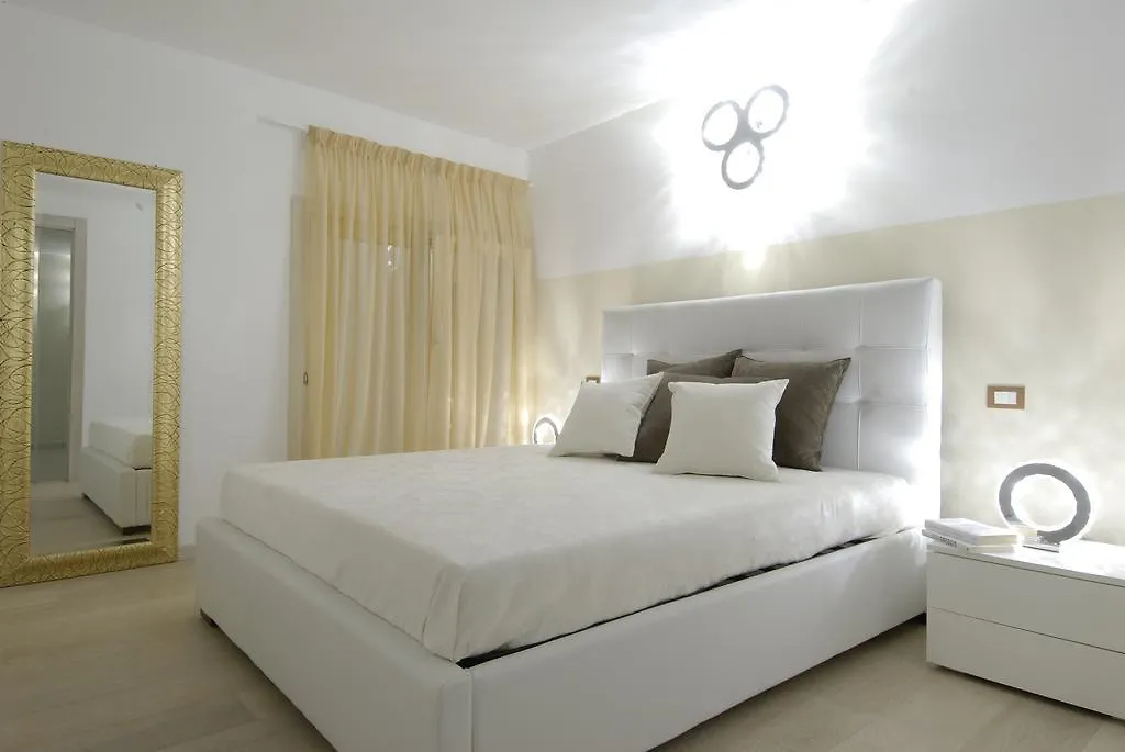 Sirmione Halldis Apartments