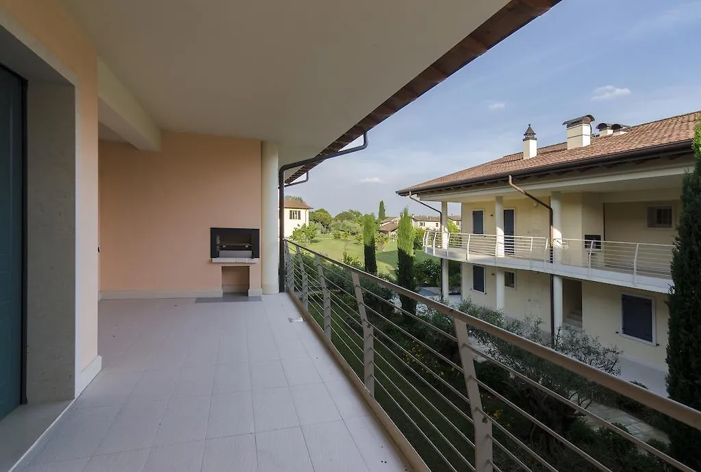 Sirmione Halldis Apartments