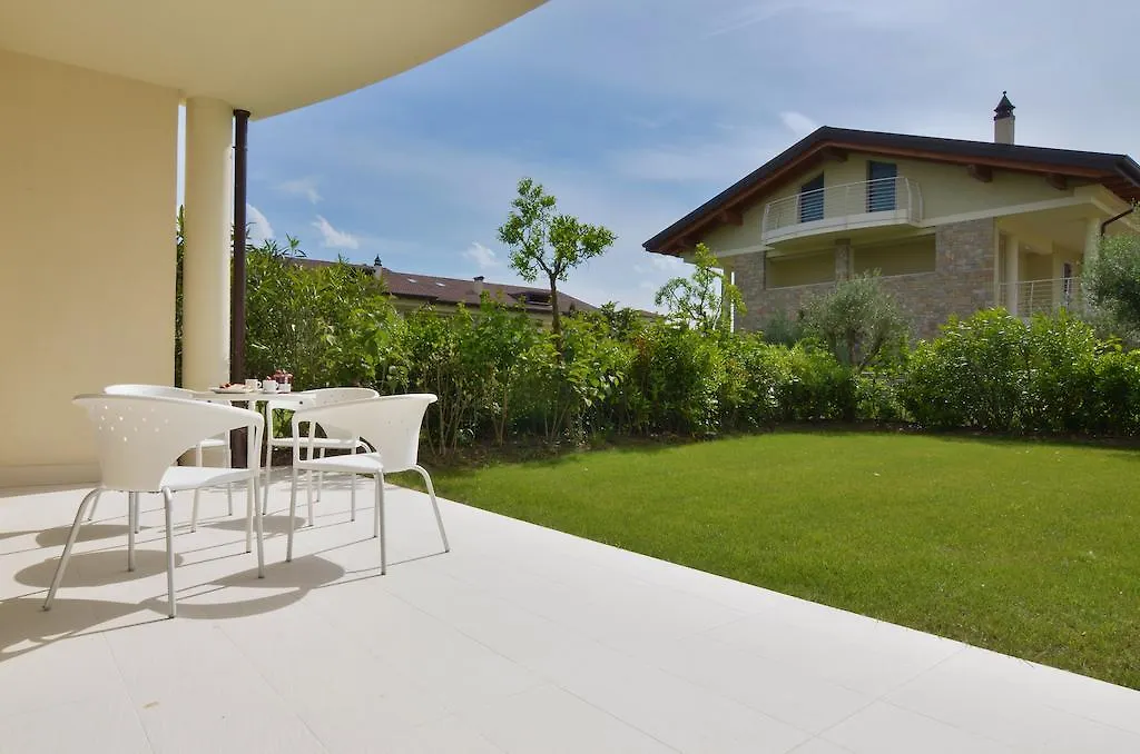Sirmione Halldis Apartments
