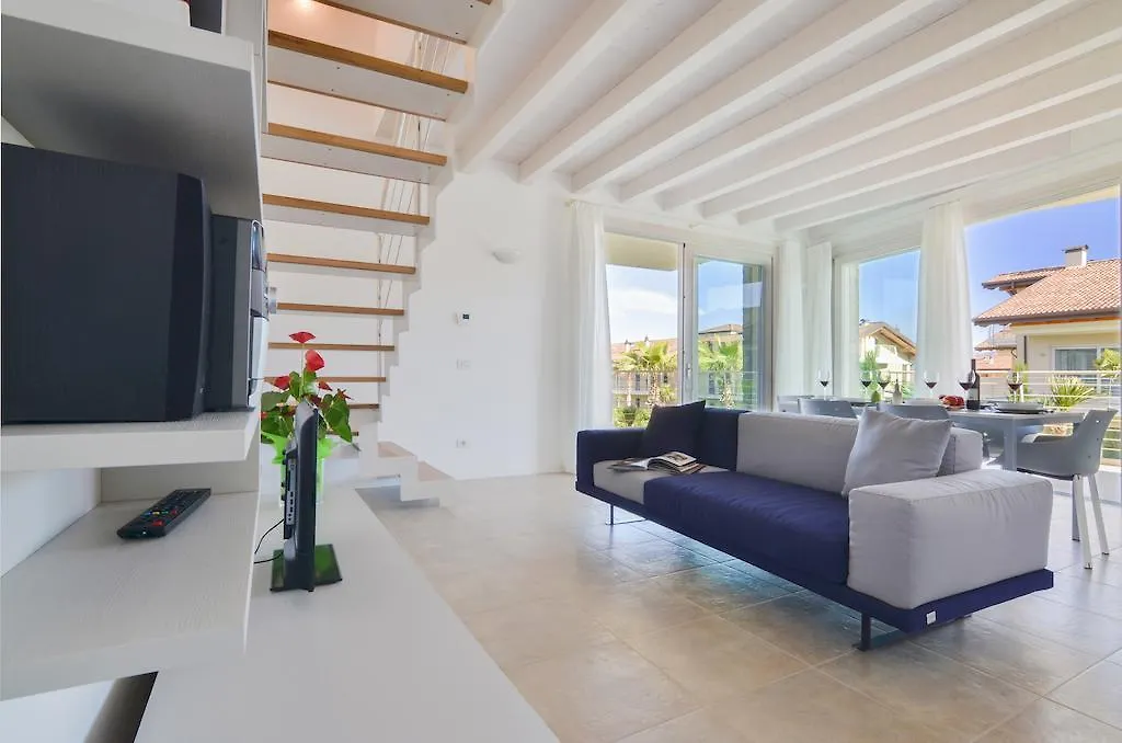 Sirmione Halldis Apartments