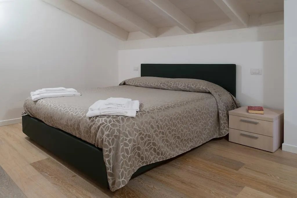 Sirmione Halldis Apartments