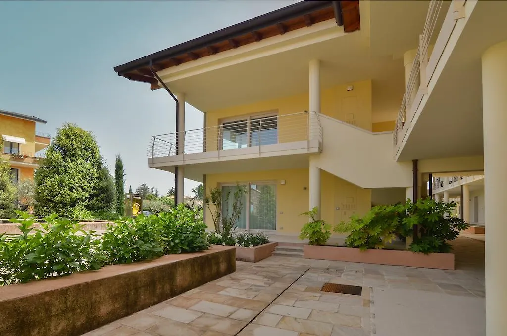 Sirmione Halldis Apartments 0*,
