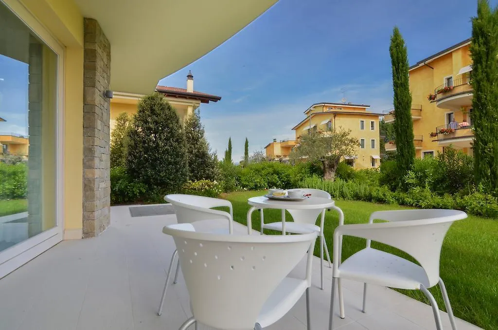 Sirmione Halldis Apartments