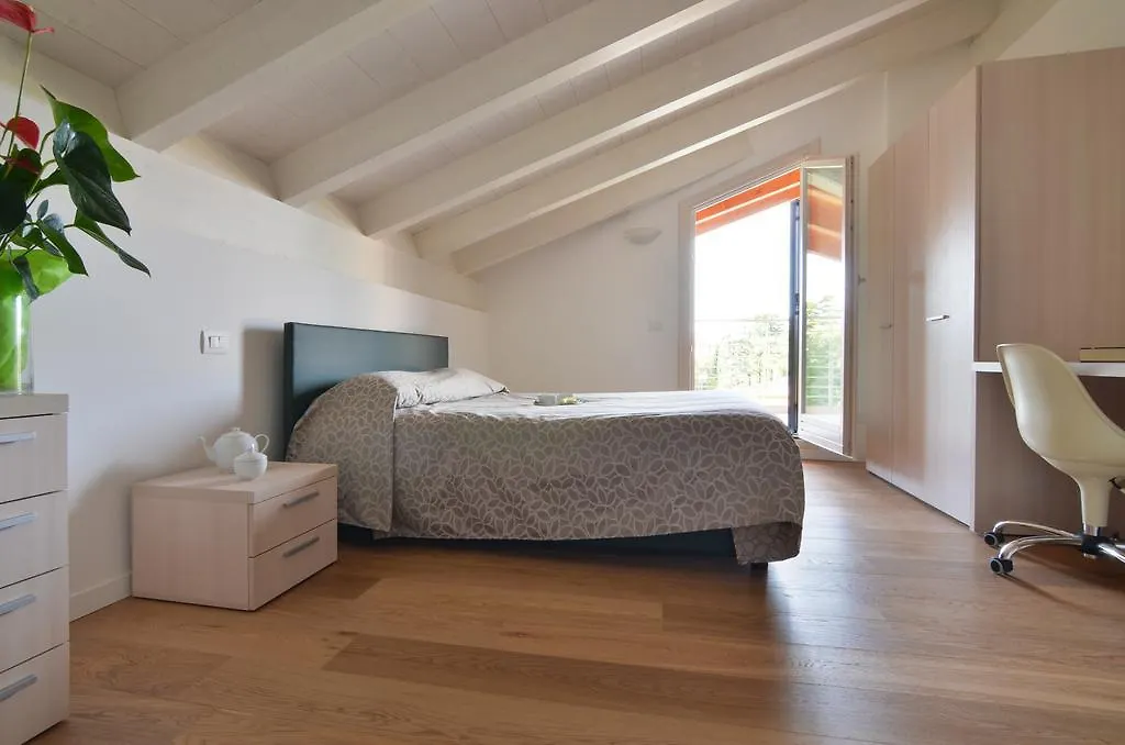 Sirmione Halldis Apartments 0*,