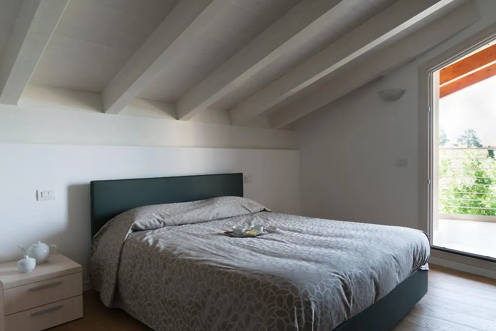 Sirmione Halldis Apartments