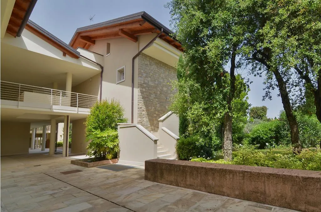 Sirmione Halldis Apartments