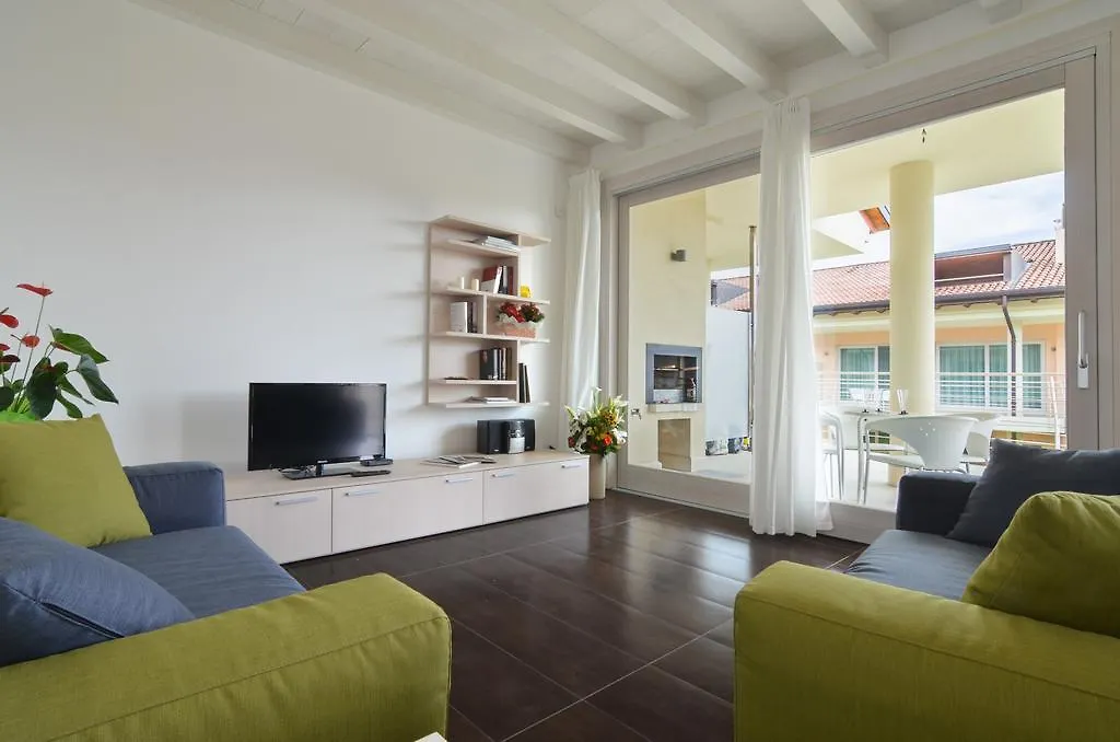 Sirmione Halldis Apartments