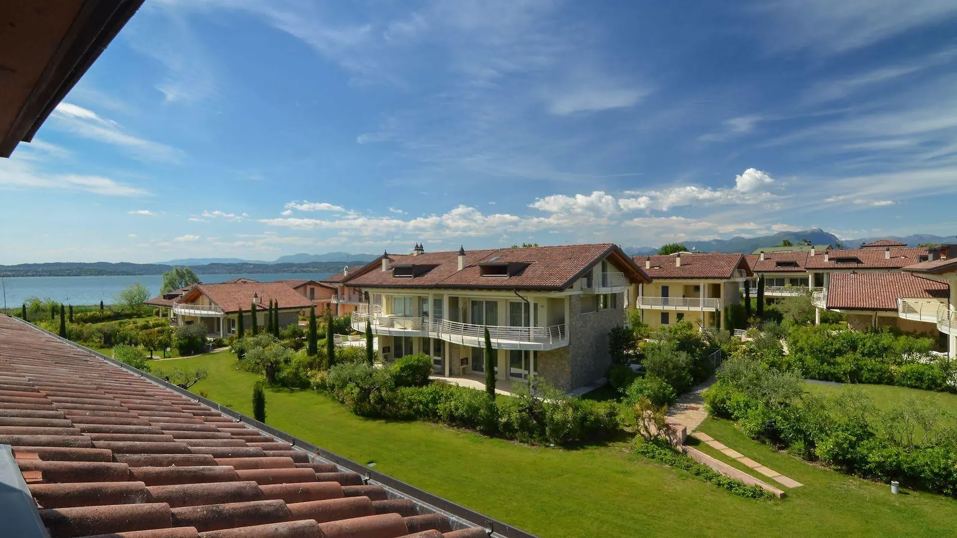 Sirmione Halldis Apartments
