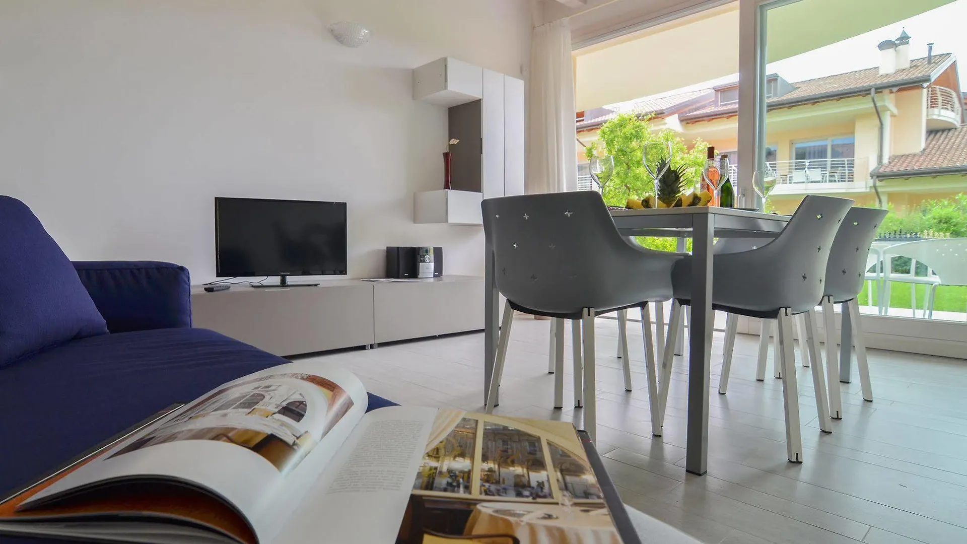Sirmione Halldis Apartments