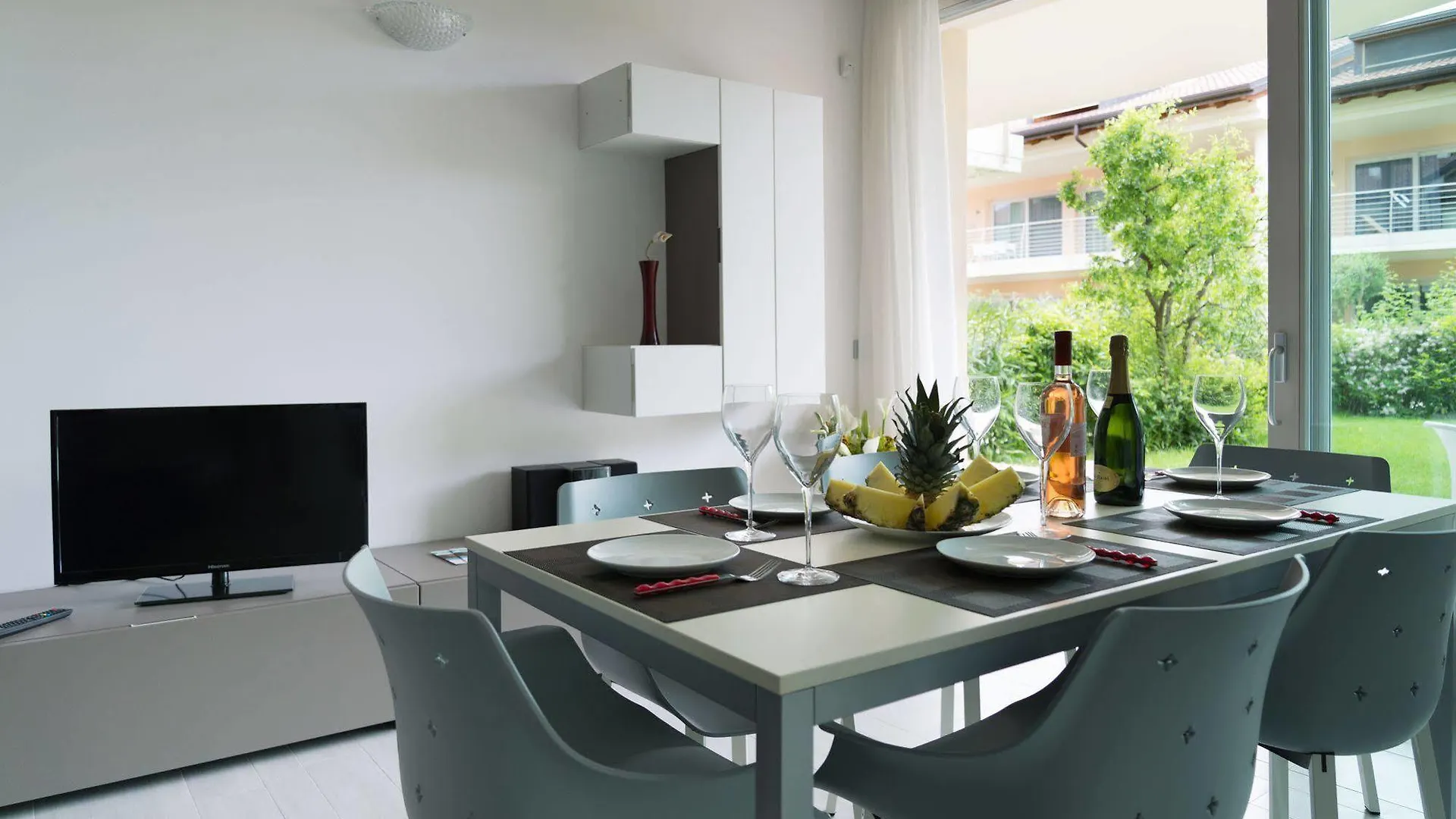 Sirmione Halldis Apartments 0*,