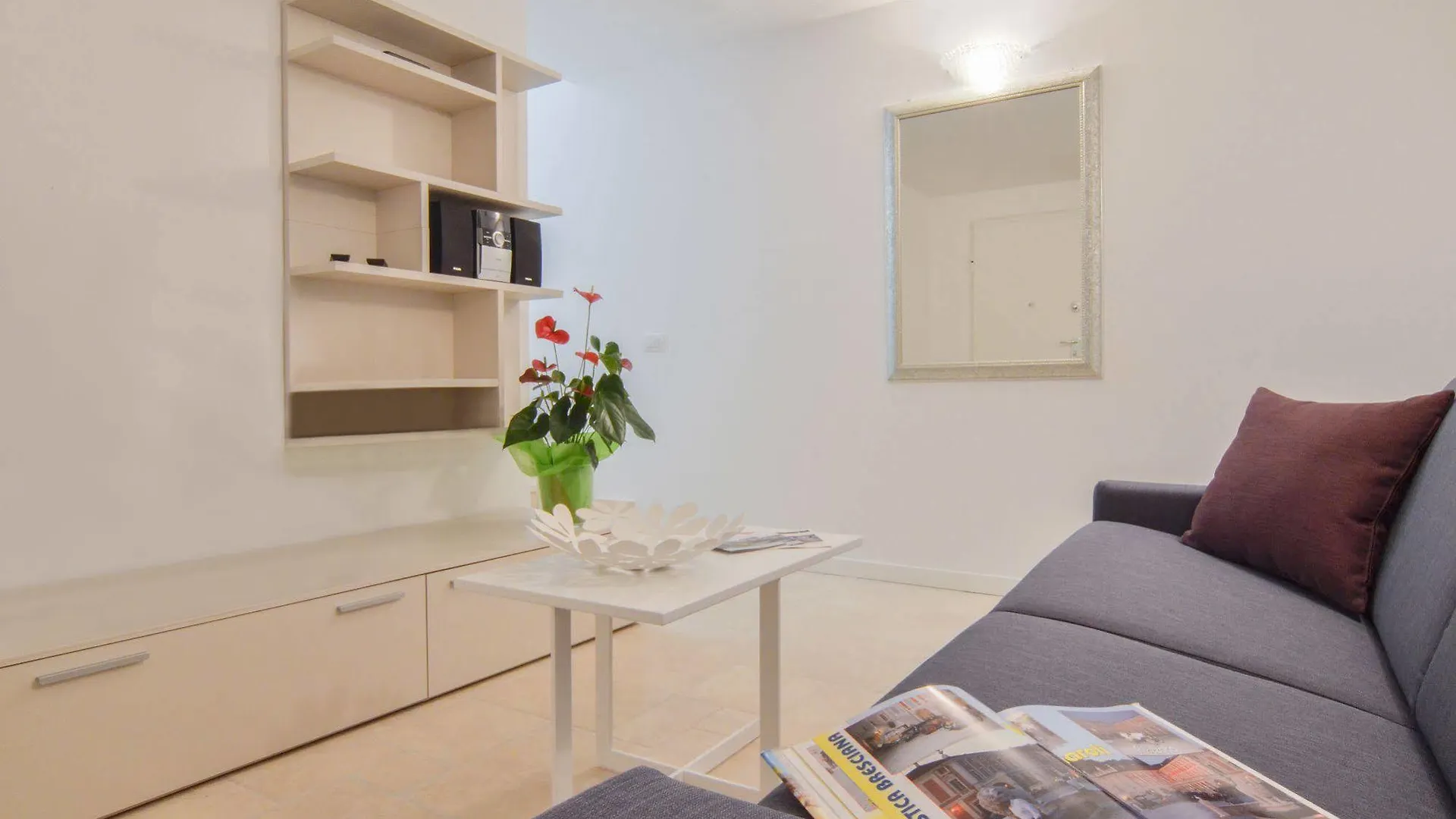 Sirmione Halldis Apartments