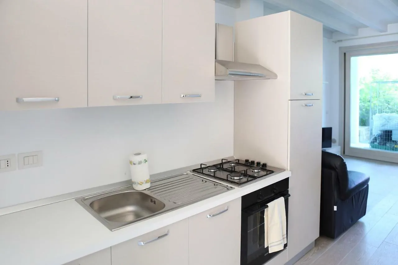 Sirmione Halldis Apartments 0*,