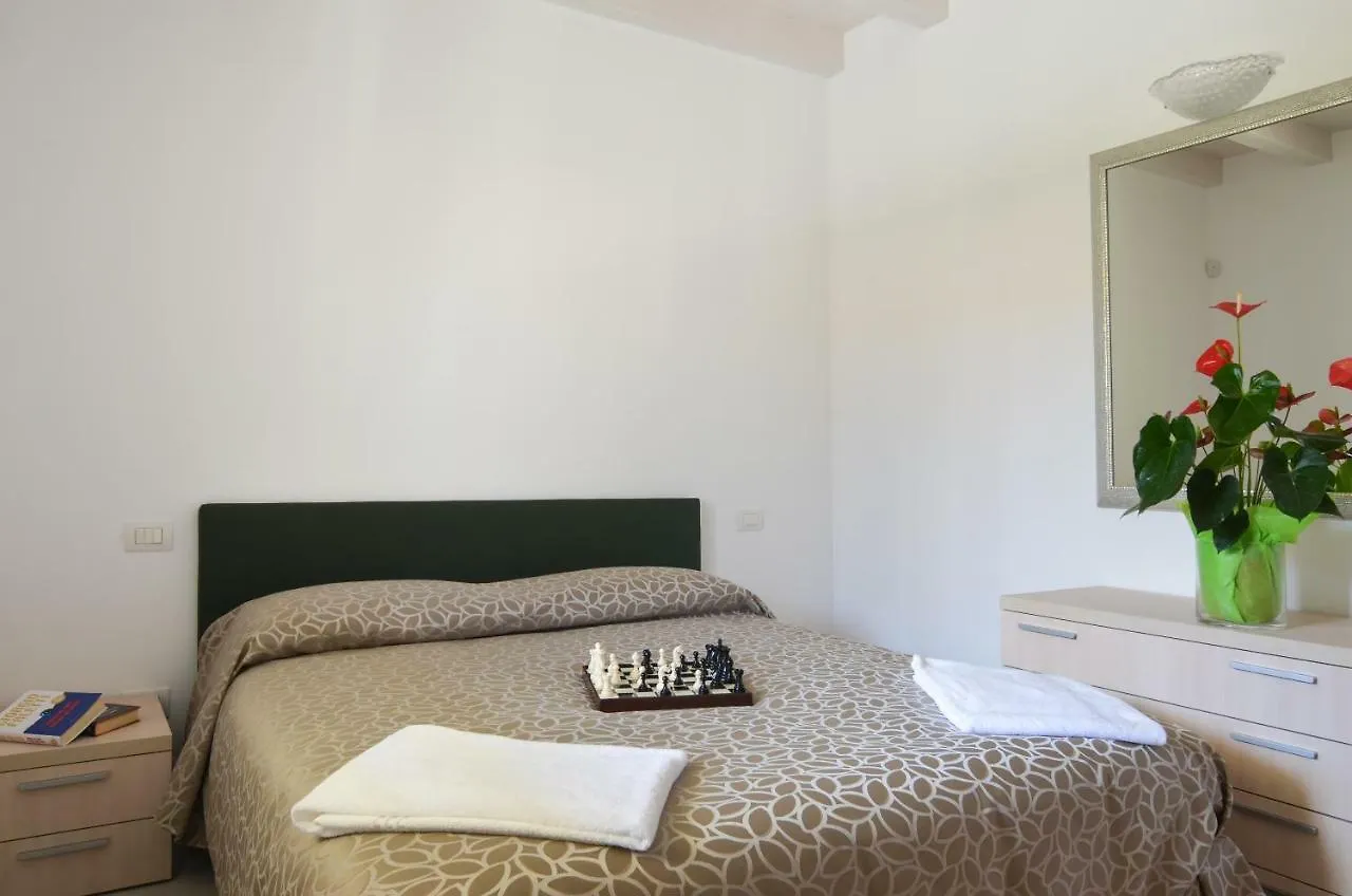 Sirmione Halldis Apartments