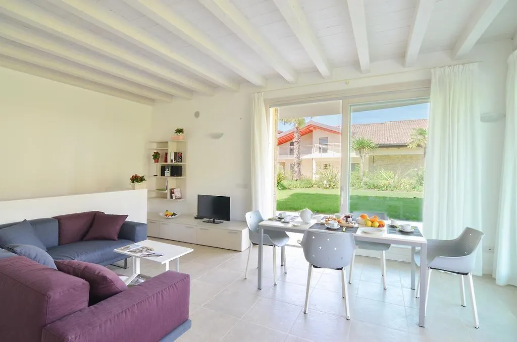 Sirmione Halldis Apartments
