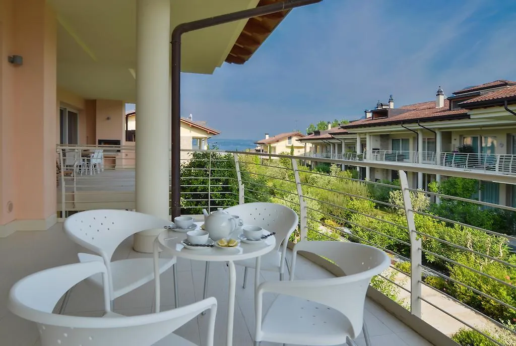 Sirmione Halldis Apartments