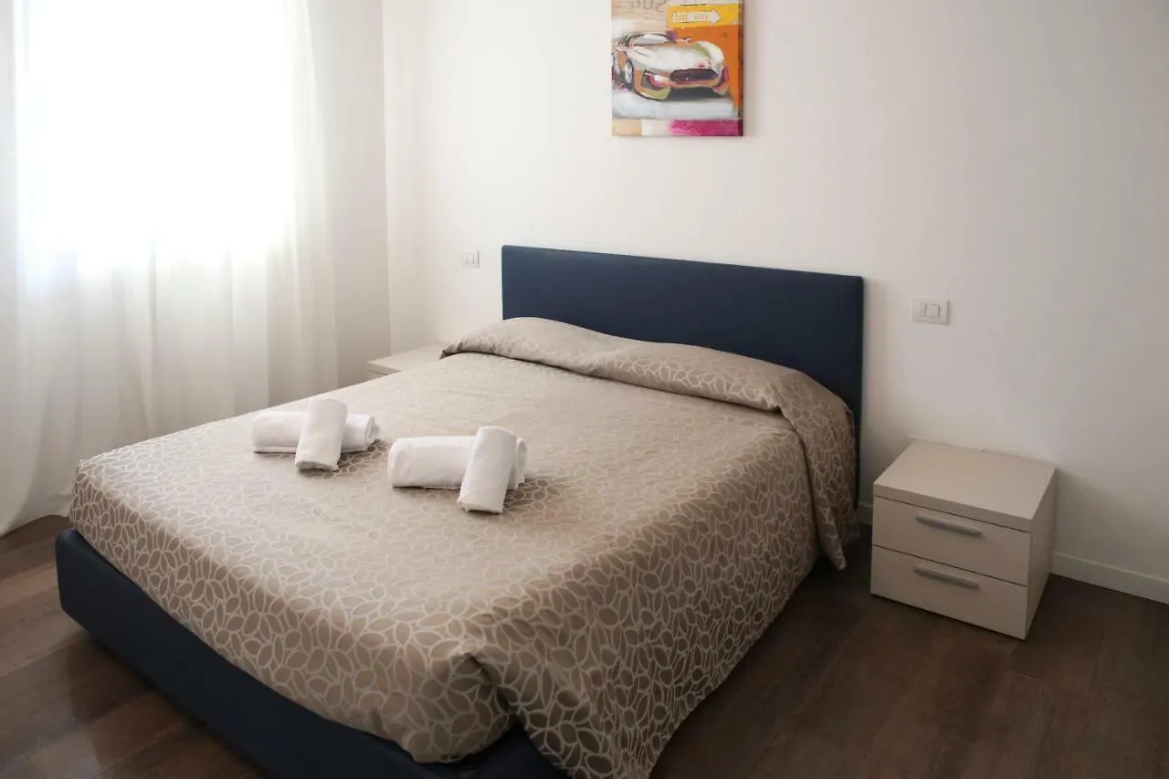 Sirmione Halldis Apartments
